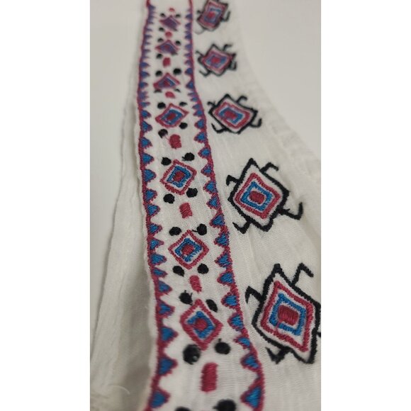 Band of Gypsies White Embroidered Boho Smocked Crop Top Size Small - Picture 7 of 8